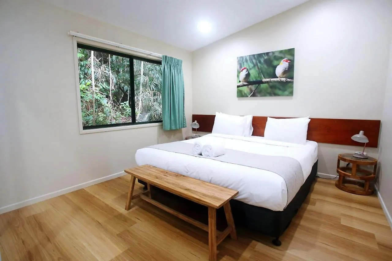 Chambers Wildlife Rainforest Lodges Lake Eacham