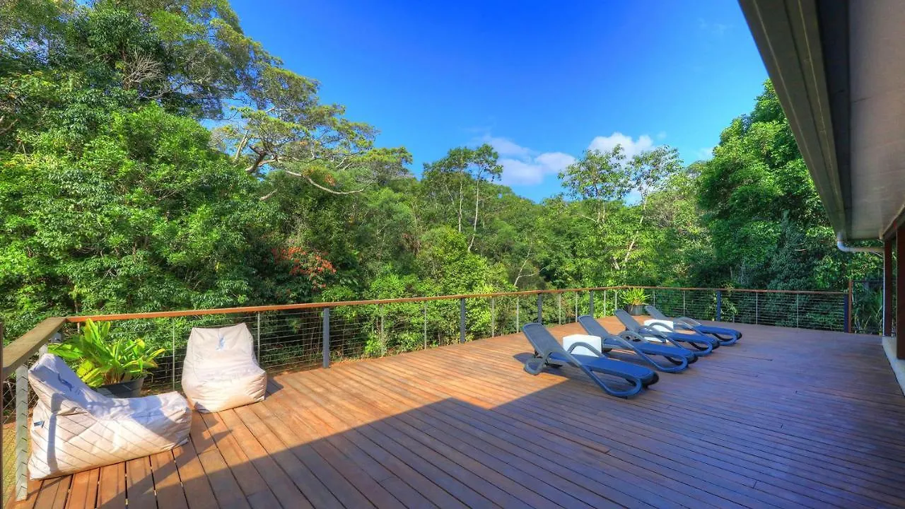 Chambers Wildlife Rainforest Lodges Lake Eacham Austrálie