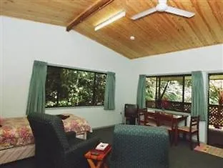 Chambers Wildlife Rainforest Lodges Lake Eacham